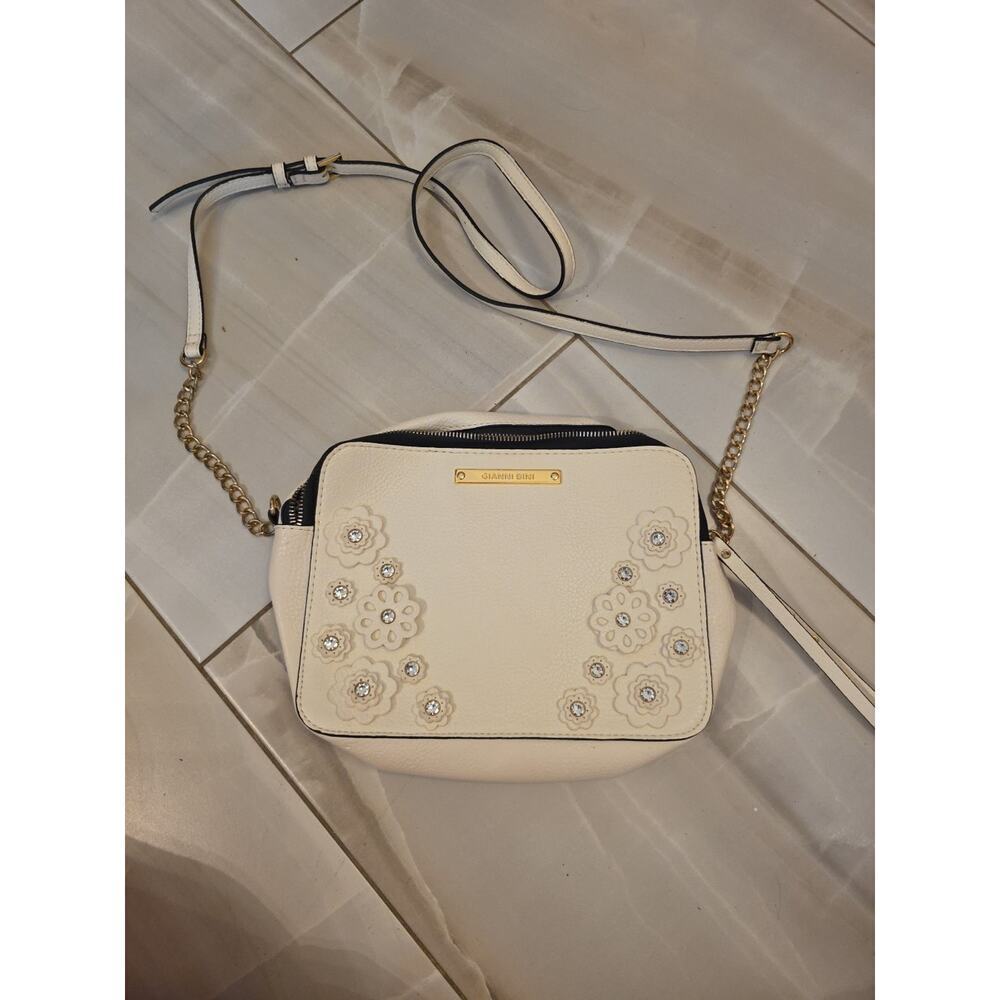 Gianni Bini White Shoulder Purse Gold Hardware Flowers Crossbody